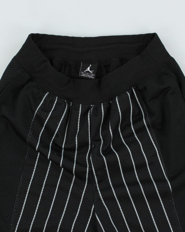 Jordan Loose Fitting Striped Basketball Shorts - W30 L11