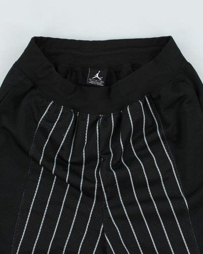 Jordan Loose Fitting Striped Basketball Shorts - W30 L11