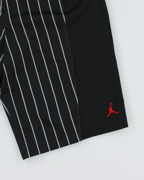 Jordan Loose Fitting Striped Basketball Shorts - W30 L11