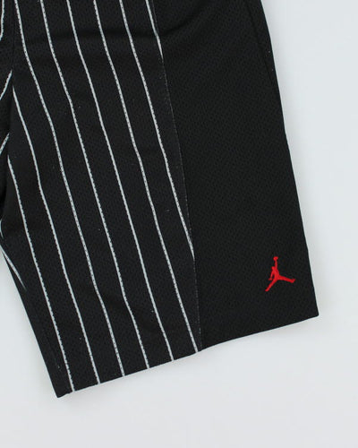 Jordan Loose Fitting Striped Basketball Shorts - W30 L11