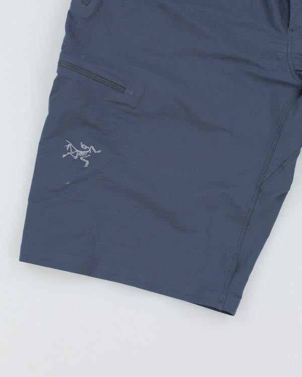Arc'teryx Men's Belted Navy Shorts - W34