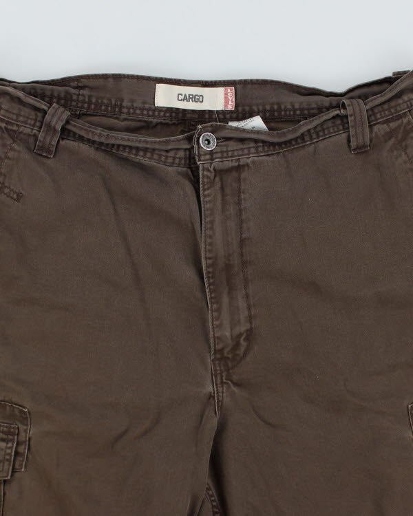 00s Levi's Brown Cargo Shorts - W40