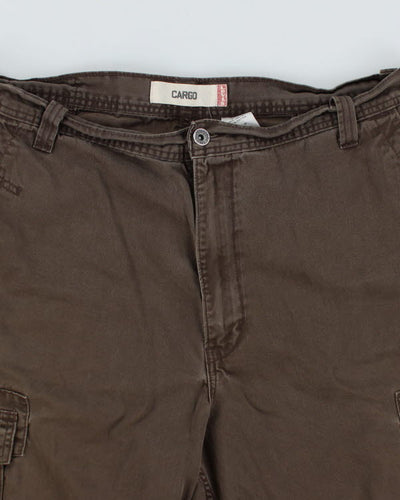 00s Levi's Brown Cargo Shorts - W40