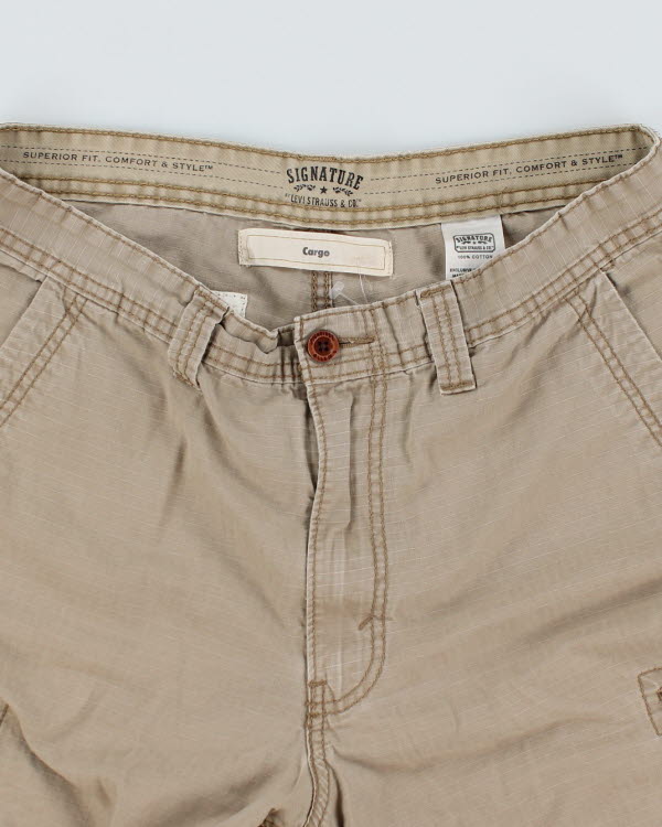 00s Levi's Beige Cargo Shorts - W34