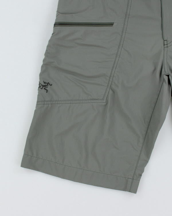 Arc'teryx Hiking Cargo Shorts - W32 L11
