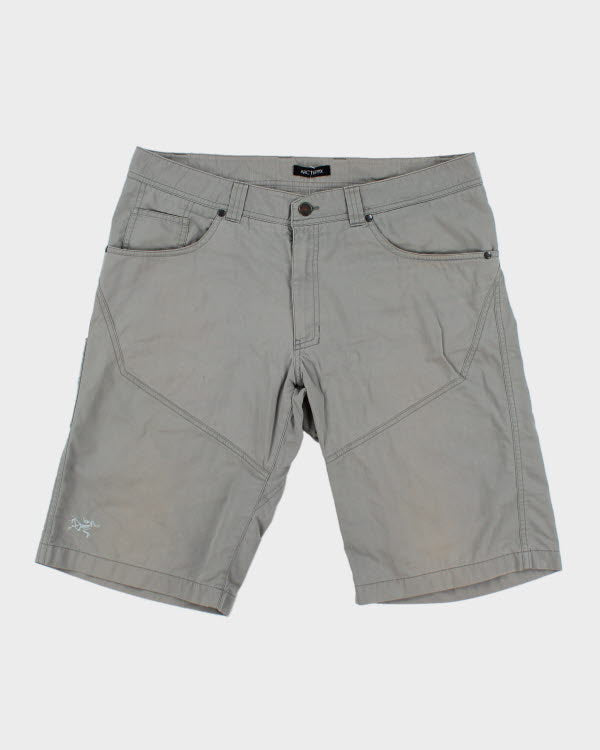 Vintage Arc'teryx Cargo Hiking Shorts - W36 L12