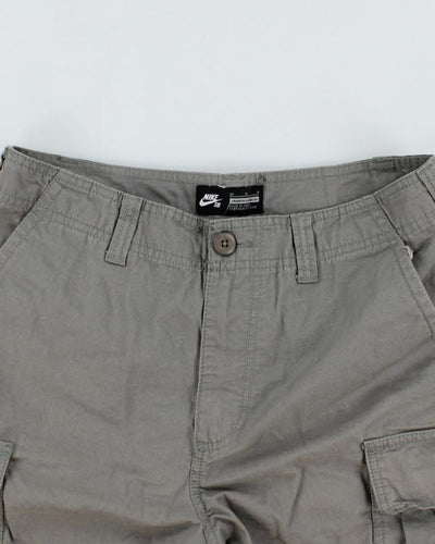 Nike SB Lightweight Cargo Shorts - W30 L8