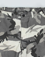Vintage Snow Camouflage Cargo Shorts - W32 L9