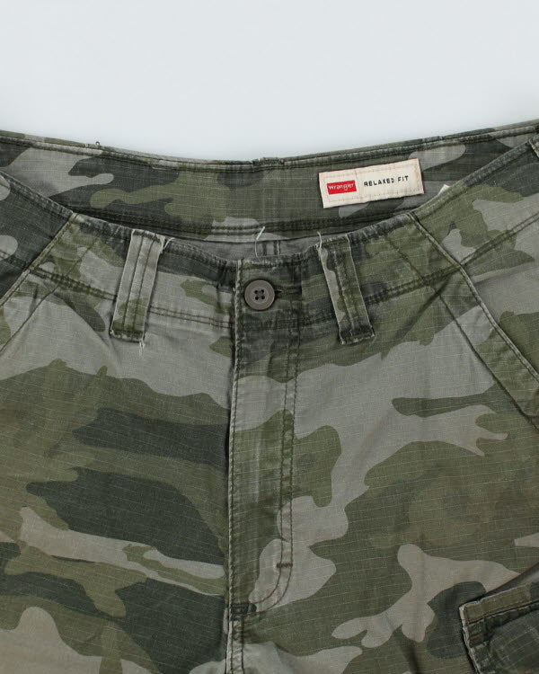 Vintage Gap Camouflage Cargo Shorts - W32 L9