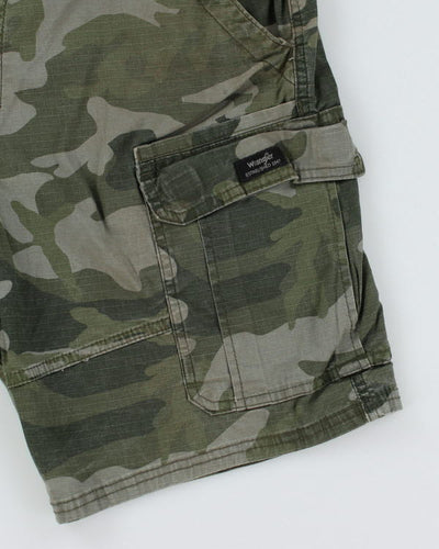 Vintage Gap Camouflage Cargo Shorts - W32 L9