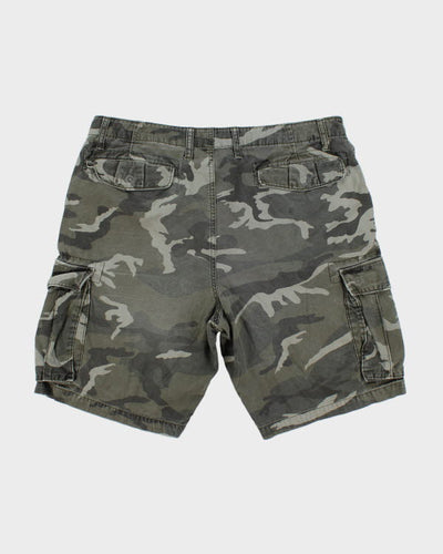 Vintage Camouflage Cargo Shorts - W40 L10