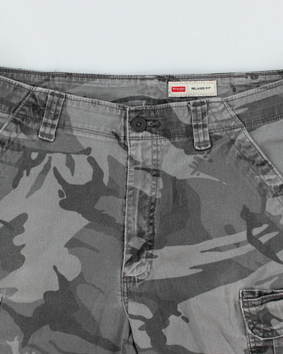 Vintage Camouflage Cargo Shorts - W34 L9