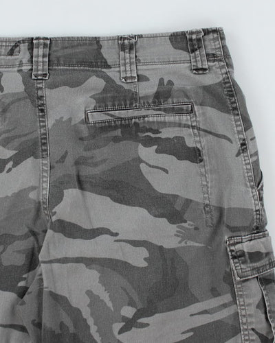 Vintage Camouflage Cargo Shorts - W34 L9