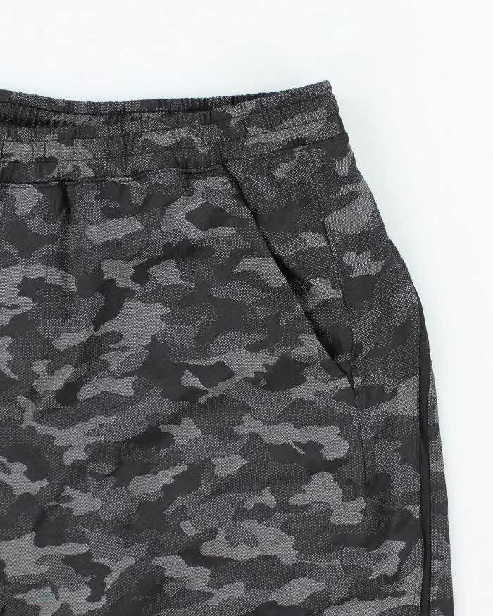 Men's Lululemon Lightweight Camouflage Running Sports Shorts - M