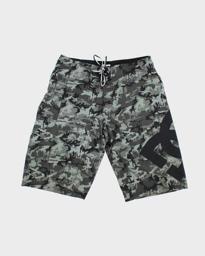 Vintage Y2K DC Skate Co. Camouflage Board Shorts - W30 L11