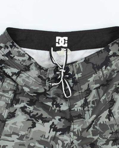 Vintage Y2K DC Skate Co. Camouflage Board Shorts - W30 L11