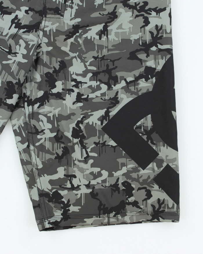Vintage Y2K DC Skate Co. Camouflage Board Shorts - W30 L11