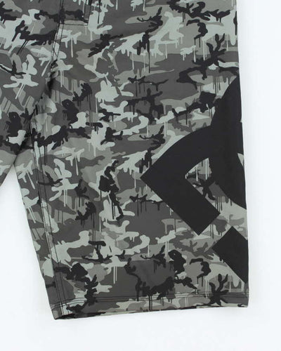 Vintage Y2K DC Skate Co. Camouflage Board Shorts - W30 L11
