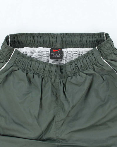 Vintage 90's Nike Lightweight Mesh Lined Sports Shorts - M