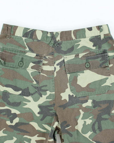 Vintage Y2K Baggy Camouflage Cargo Shorts - W32 L11