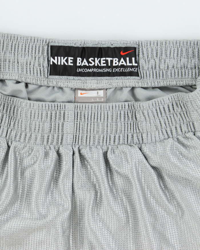 Vintage 90's Nike Basketball Oversized Sports Shorts - W28 L9