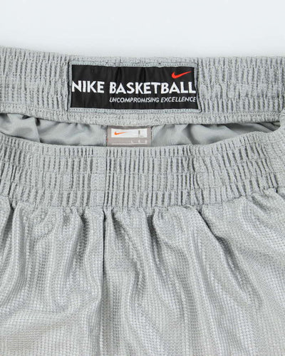 Vintage 90's Nike Basketball Oversized Sports Shorts - W28 L9