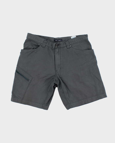 Vintage 2000's Arc'teryx Hiking Cargo Shorts - W32 L8