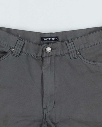 Vintage 2000's Arc'teryx Hiking Cargo Shorts - W32 L8