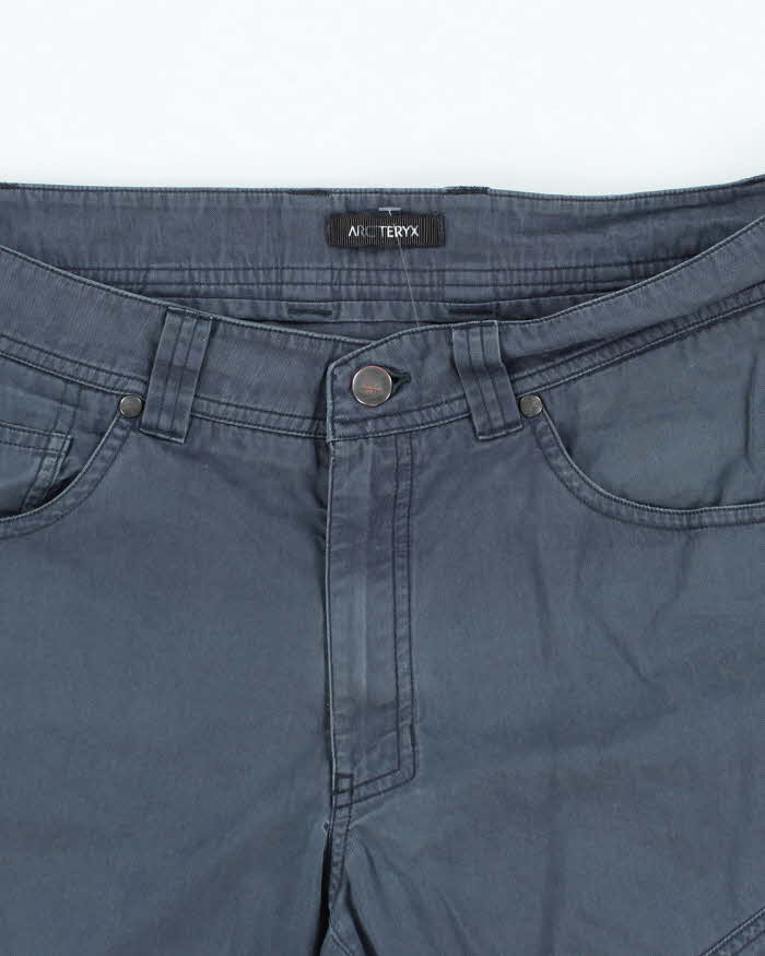 Vintage Arc'teryx Lightweight Chino Hiking Shorts - W32 L11