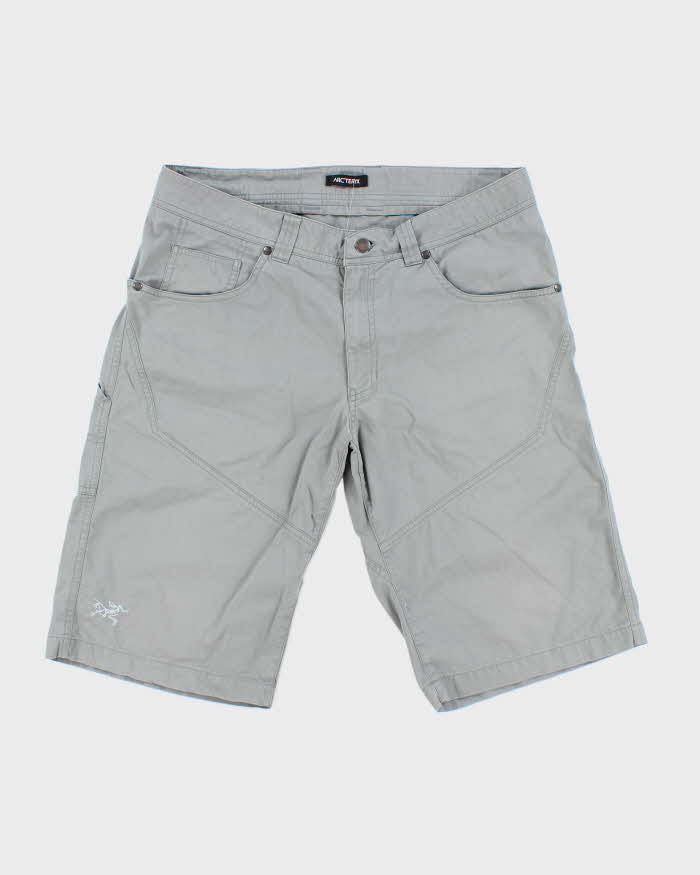 Vintage Arc'teryx Lightweight Grey Chino Hiking Shorts - W32 L13
