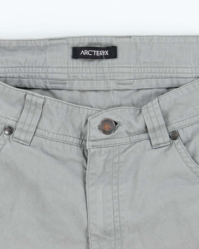 Vintage Arc'teryx Lightweight Grey Chino Hiking Shorts - W32 L13