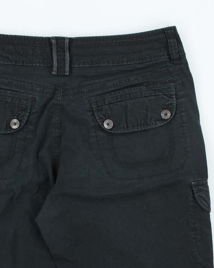 Vintage Y2K DKNY Slim Leg Cargo Shorts - W32 L15