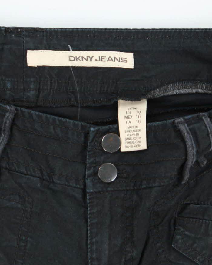 Vintage Y2K DKNY Slim Leg Cargo Shorts - W32 L15