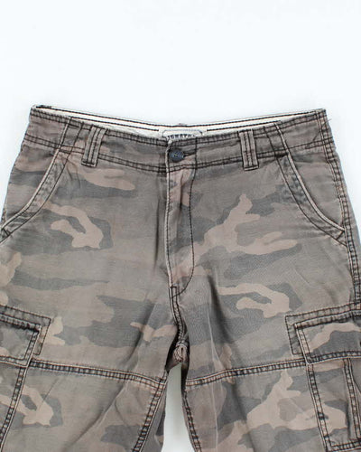 Vintage Levi's Dark Camouflage Cargo Shorts - W32 L9