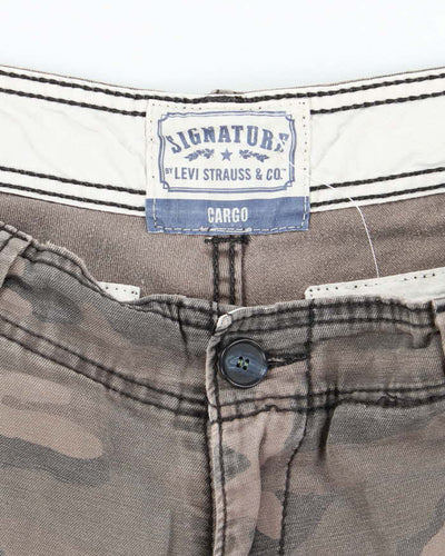 Vintage Levi's Dark Camouflage Cargo Shorts - W32 L9