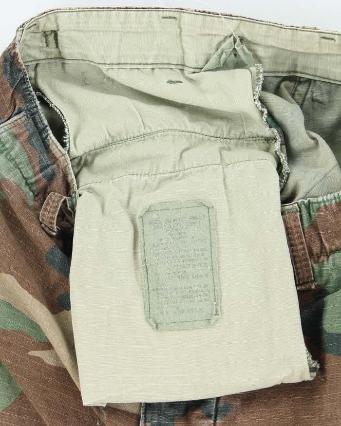 Vintage Y2K Military Style Faded Camouflage Cargo Shorts - W30 L12