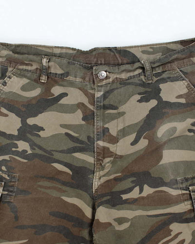 Vintage 2000's Levi's Baggy Camouflage Cargo Shorts - W34 L9