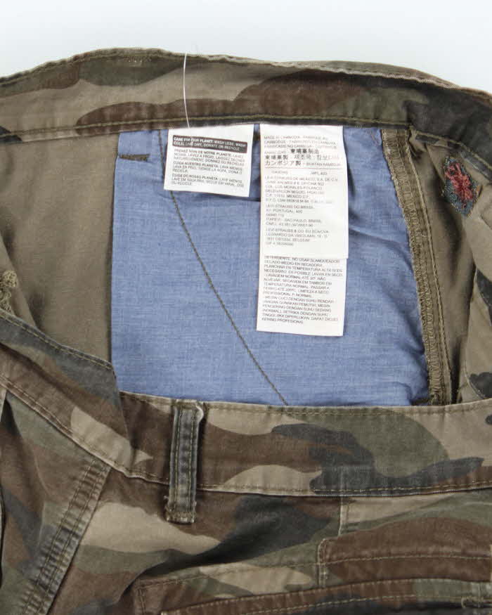 Vintage 2000's Levi's Baggy Camouflage Cargo Shorts - W34 L9