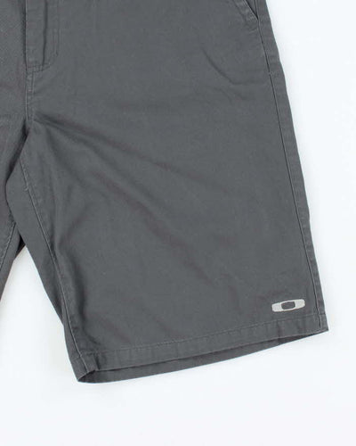 Vintage 2000's Oakley Small Embroidered Logo Chino Shorts - W32 L10
