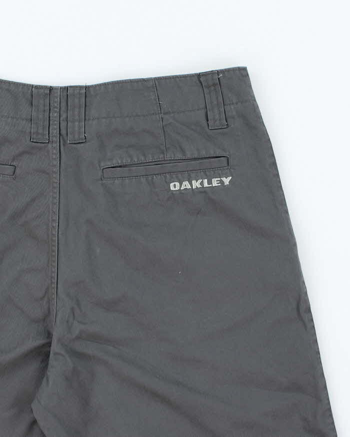 Vintage 2000's Oakley Small Embroidered Logo Chino Shorts - W32 L10