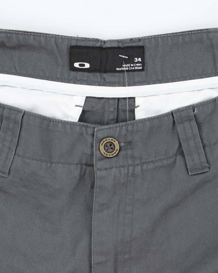 Vintage 2000's Oakley Small Embroidered Logo Chino Shorts - W32 L10