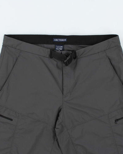 Vintage 2000's Arc'teryx Lightweight Multi-Pocketed Shorts - W34 L10