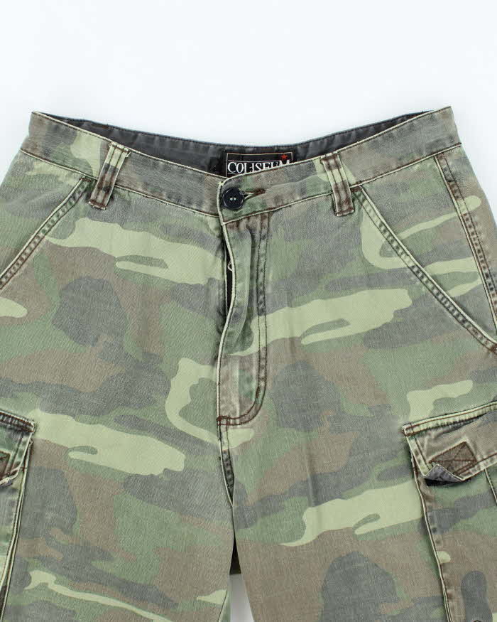 Vintage Y2K Coliseum Camouflage Cargo Shorts - W30 L8