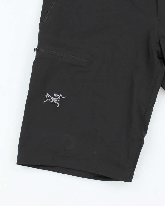 Vintage 2000's Arc'teryx Lightweight Hiking Cargo Shorts - W32 L11