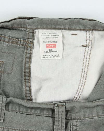 Vintage 2000's Wrangler Wide Leg Faded Cargo Shorts - W34 L10