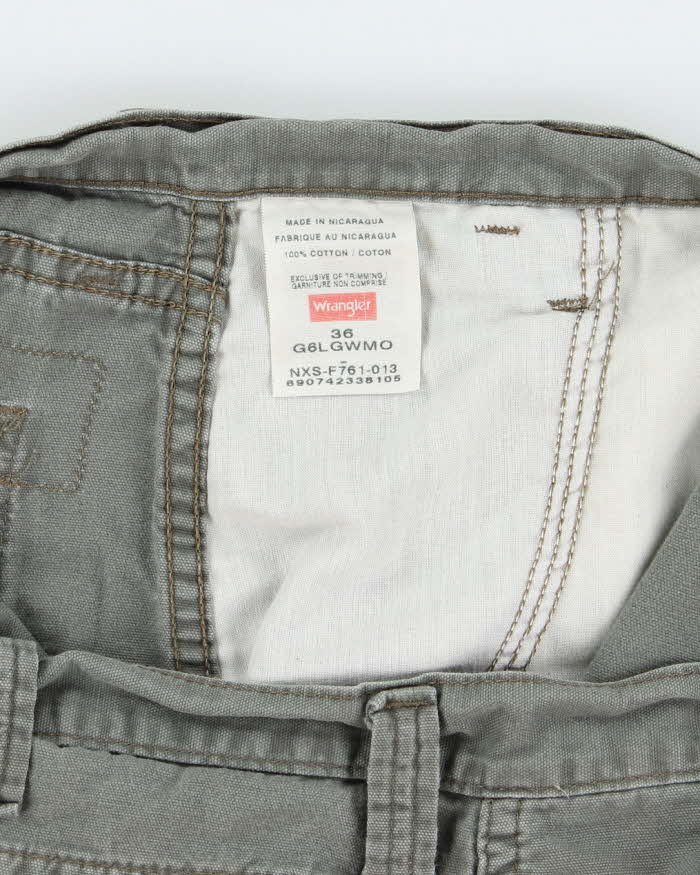 Vintage 2000's Wrangler Wide Leg Faded Cargo Shorts - W34 L10