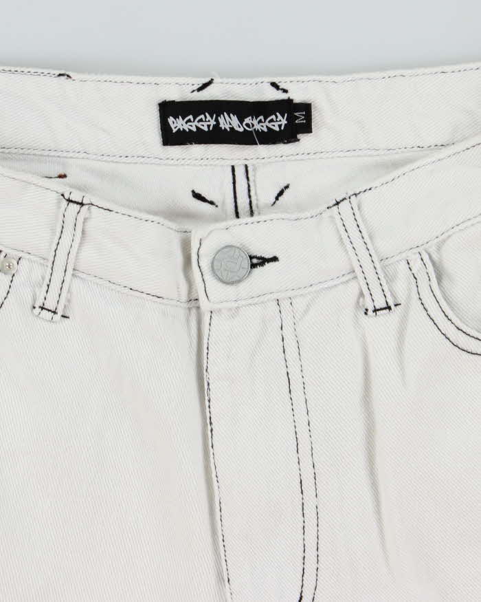Vintage Y2K Baggy and Saggy White Denim Cut Off Wide Leg Shorts - W28 L13