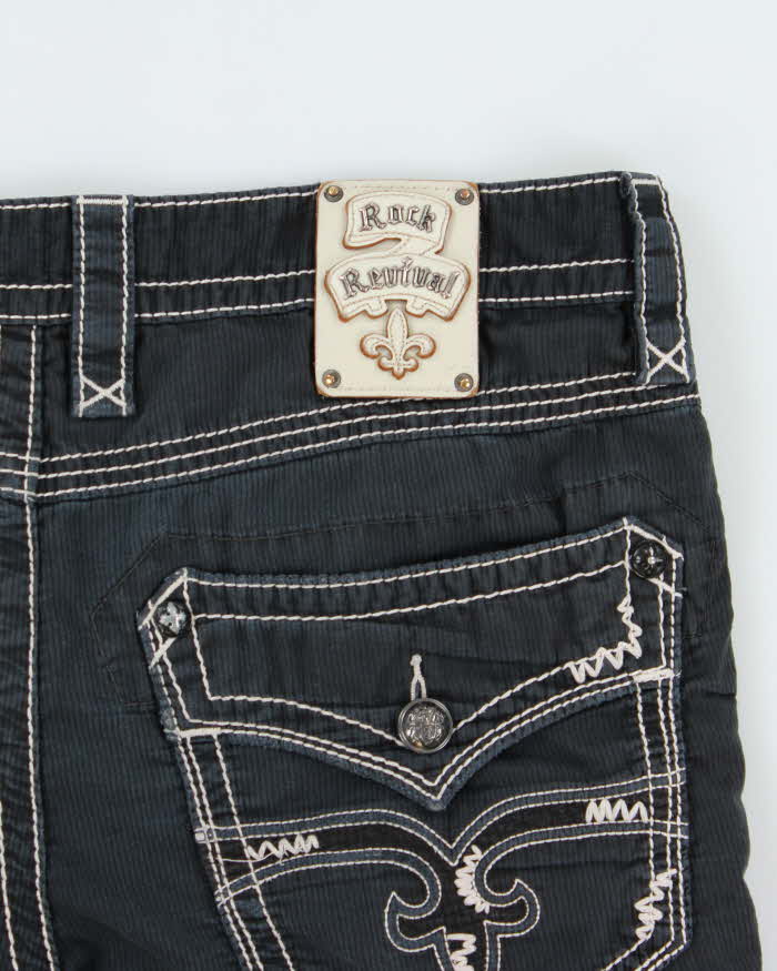 Vintage Y2K 00s Rock Revival Embroidered Contrast Stitch Cargo Shorts - W35