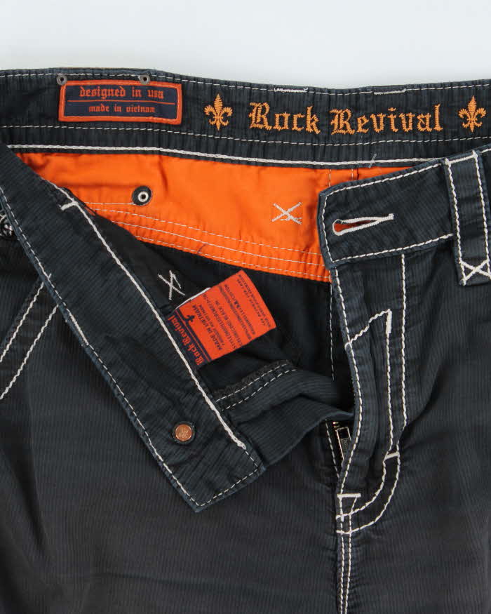 Vintage Y2K 00s Rock Revival Embroidered Contrast Stitch Cargo Shorts - W35