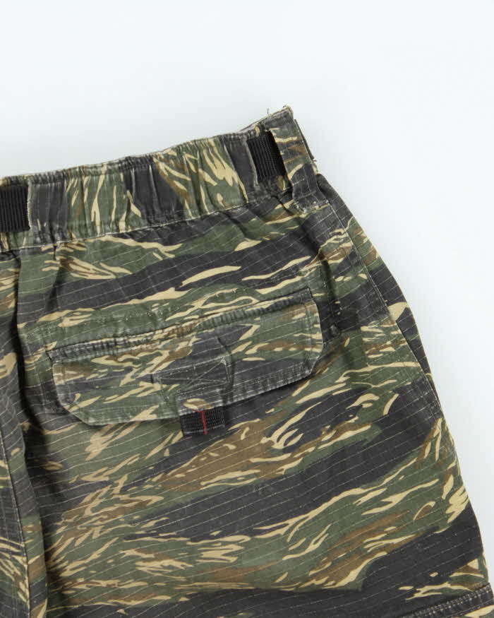 Vintage Y2K 00s HOBO Japan Loose Fit Tiger Camo 3/4 Length Cargo Shorts - W28
